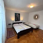 Pia