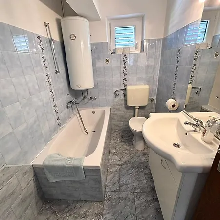 Apartment 6