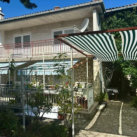 6 Apartment Selce